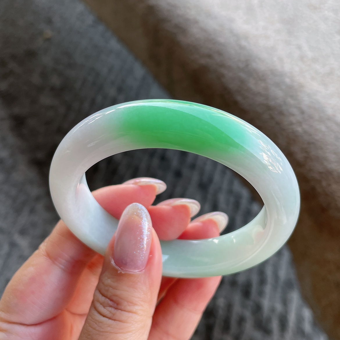 2025天然缅甸翡翠A货白底青飘绿正圈手镯53圈口1118X10