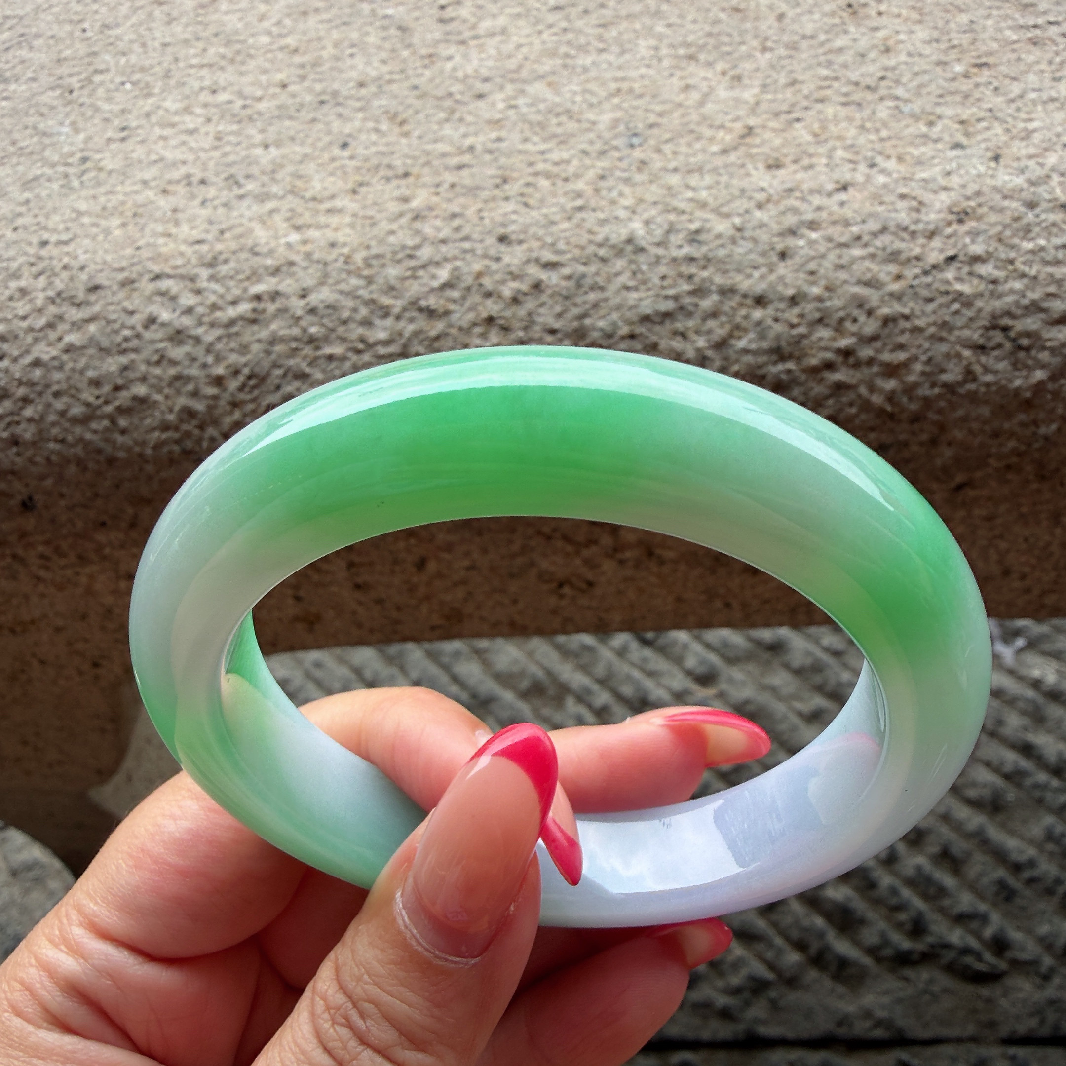 2026天然缅甸翡翠A货芙蓉细糯种飘绿正圈手镯60圈口0410LQ51