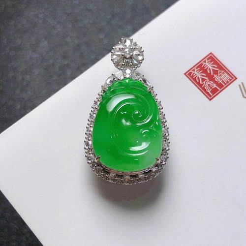 2025天然缅甸翡翠A货冰种阳绿如意吊坠18K金镶嵌0717D103