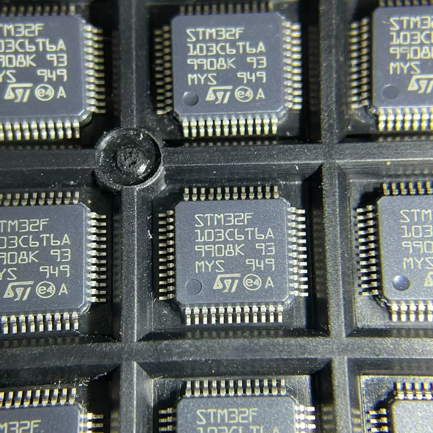 STM32F103C6T6A微控制器芯片