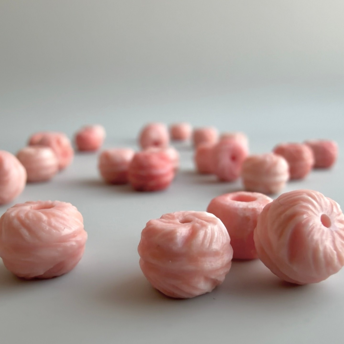 天然七宝粉贝珍珠母贝壳雕刻羽毛单颗散珠diy配件8mm隔珠腰珠复古