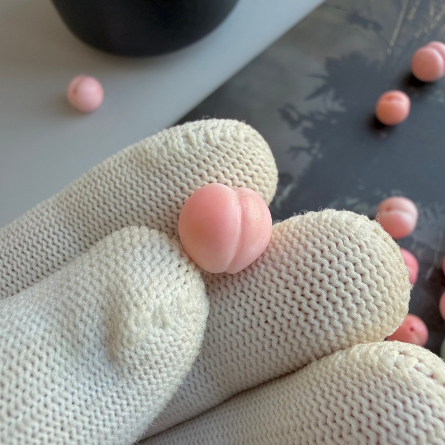 天然七宝粉贝珍珠母贝壳雕刻屁桃苹果圆手链配饰手串隔珠单颗散珠