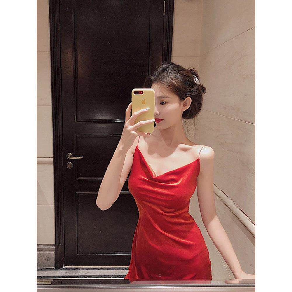 红色丝绒吊带裙子老婆好看性感连衣裙漂亮短款诱惑显瘦女人味春夏