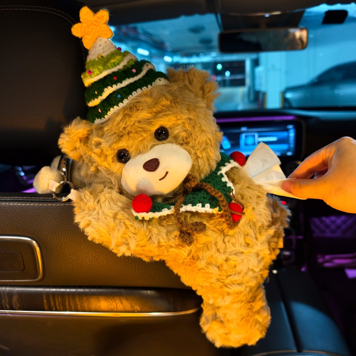 车载纸巾盒可爱毛绒玩偶车内装饰抽纸盒汽车小熊车用纸巾包挂件