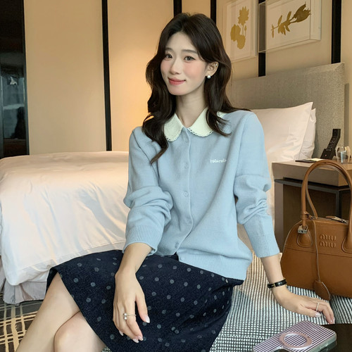 SUSAN-甜而不腻韩系蕾丝娃娃领撞色花边领刺绣软糯保暖毛衣6361s