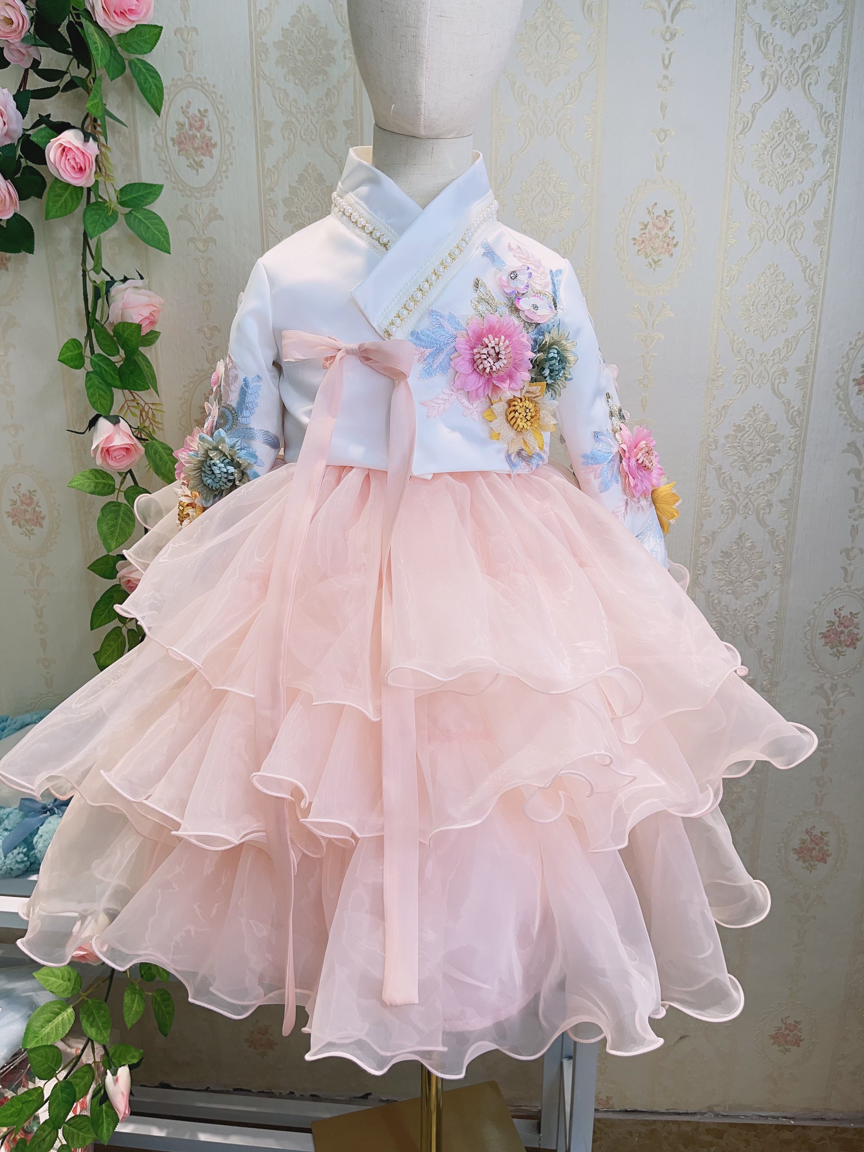 蛋糕朝鲜服延吉服饰立体花朵韩服名媛新年新款爆款立体旅拍女童