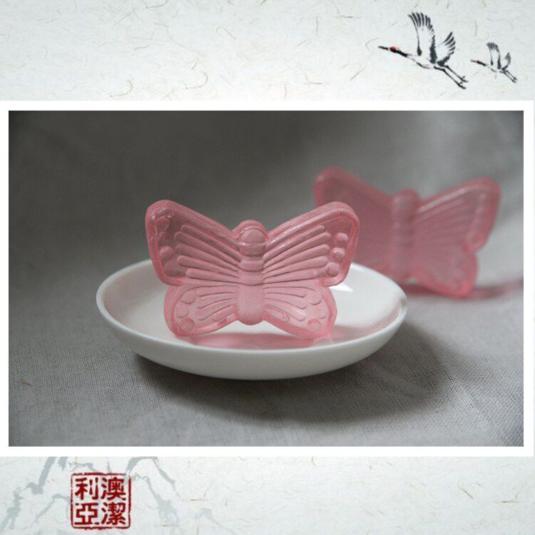 粉色美白保湿手工皂
