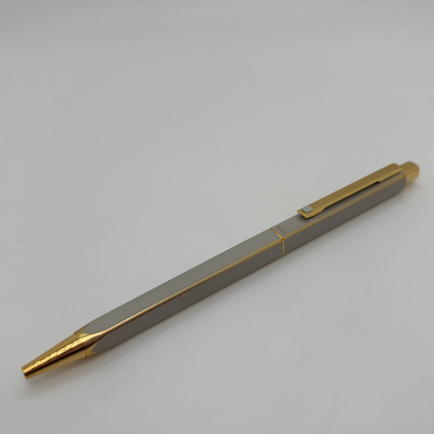 绝版老款高端日本PILOT百乐QUATRO四棱造型陶瓷款金属按压圆珠笔