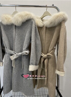 A1AAD4607太平鸟女2023冬专柜正品毛领连帽双面呢大衣A1AAD460777