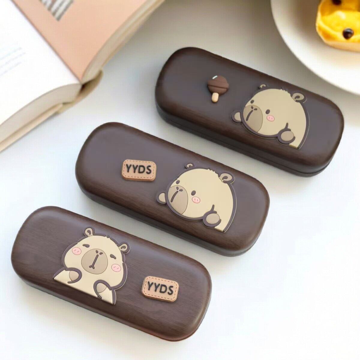 卡皮巴拉可爱框架近视眼镜盒学生便携防压防摔仿木纹墨镜太阳镜盒