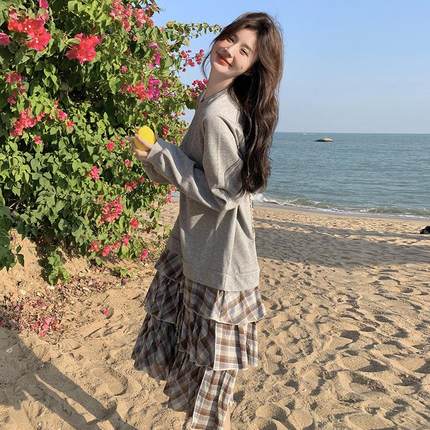 龄连衣级裙女气新质高感年B189FN78春秋装款减针织格纹下摆连衣裙