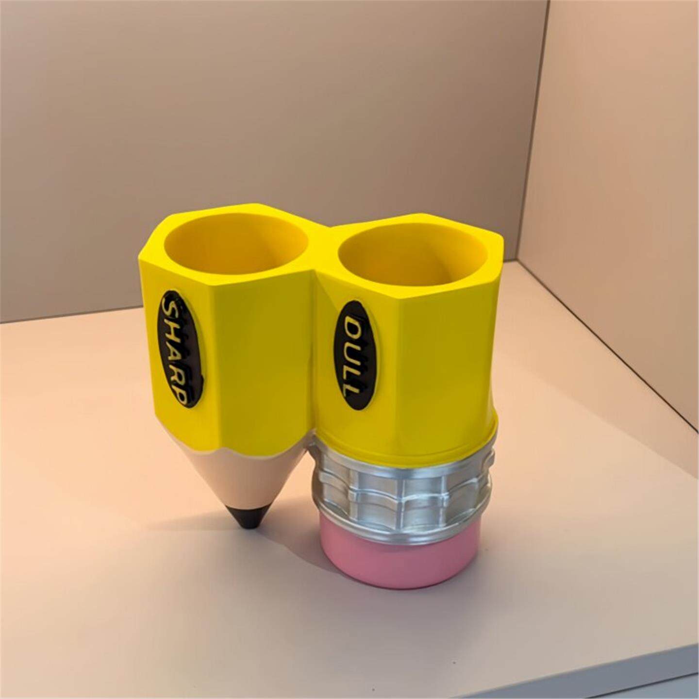 多巴胺笔筒办公室桌面收纳盒化妆刷桶趣味创意可爱高颜值树脂摆饰