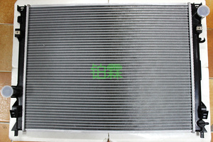 铂霖 克莱斯勒 300C 水箱 散热器
