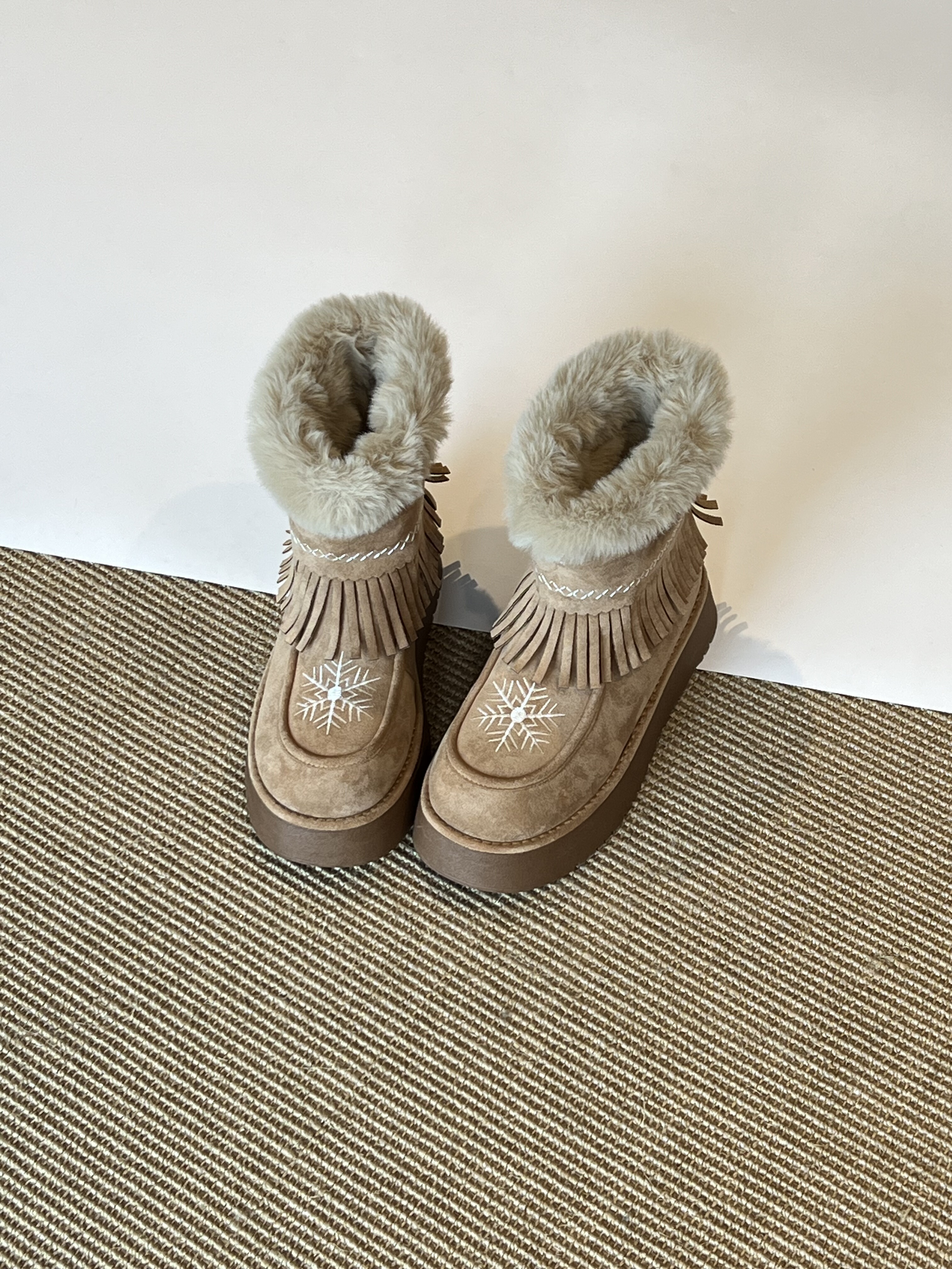 Claudie定制 绒面圆头厚底加绒保暖雪地靴女秋冬百搭毛毛单鞋短靴