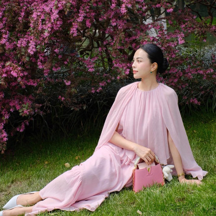 东方温婉美学现代优雅斗篷式披肩自带仙气度假风日常礼服长连衣裙