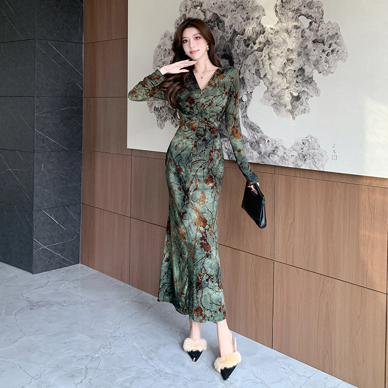 淑女鱼尾裙丝绒丝绒提花V领长袖