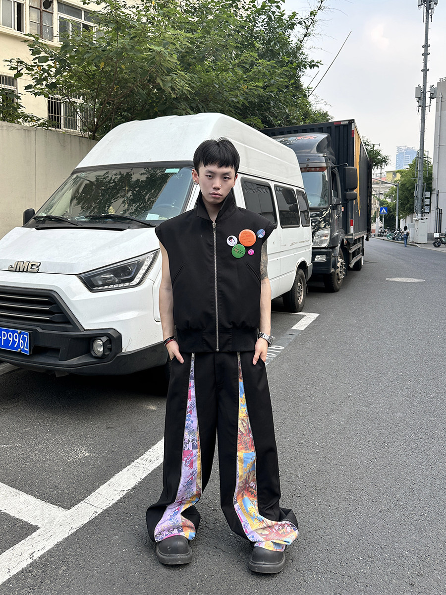 FEAR4FREE GENDERLESS ORIGINAL DESIGN HERRINGBONE PADDED SHOULDERS SLEEVELESS JACKET SILHOUETTE ZIPPER LOOSE BADGE VEST
