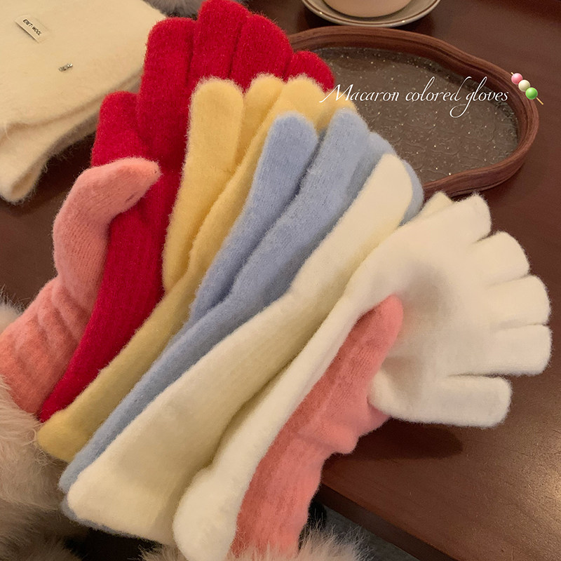 纯色软糯毛绒手套女冬季保暖毛茸茸露指可触屏分指五指针织手套
