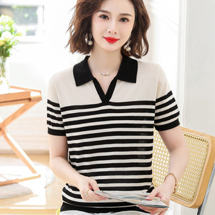妈妈装冰丝短袖T恤中年女夏装上衣40-50岁中老年洋气条纹小衫套装