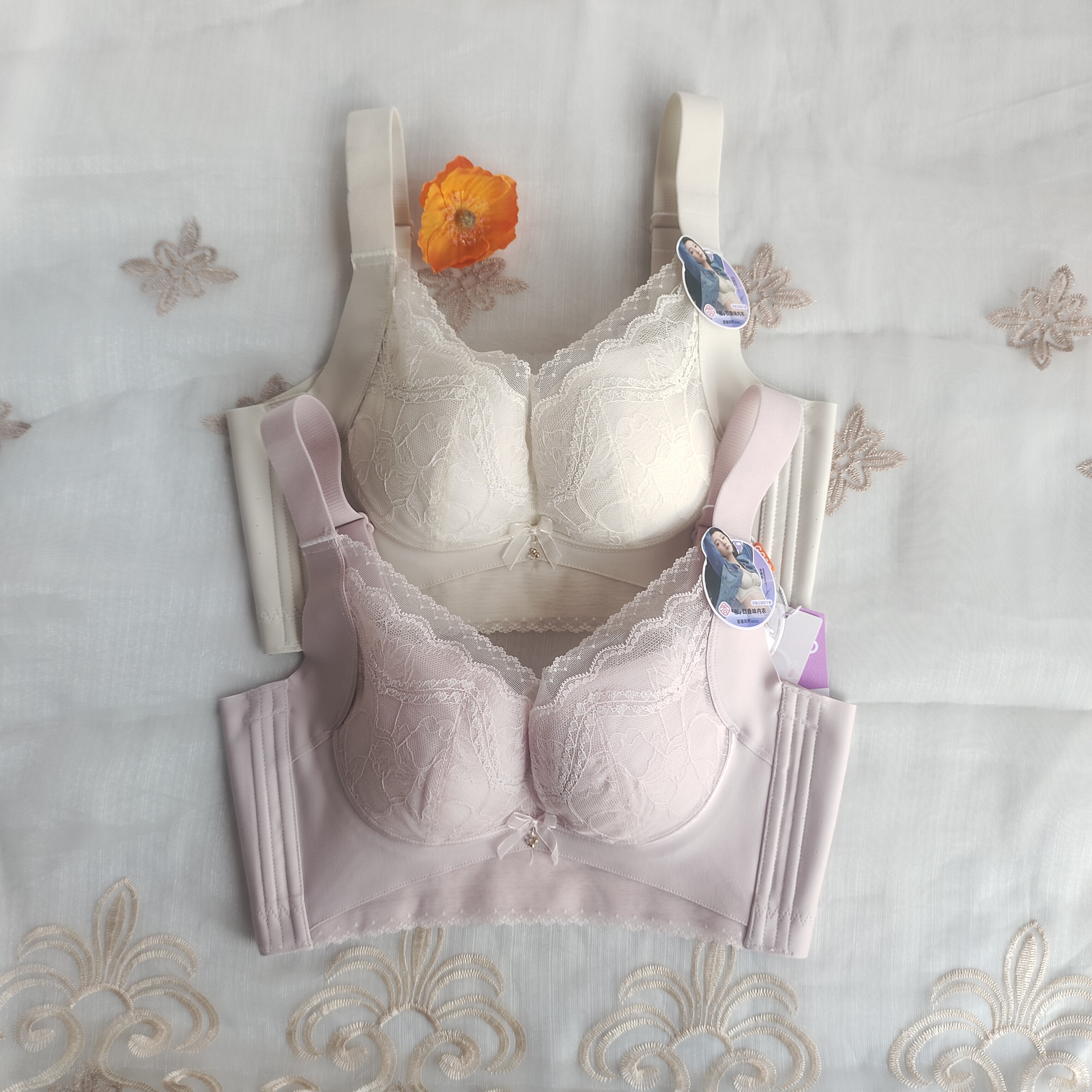 香蜜闺秀26112001调整型无钢圈内衣B杯五排扣按摩碧玺珠聚拢文胸