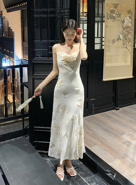 【清仓商品不退不换】雾漫白霜/法式白色吊带连衣裙新款气质长裙