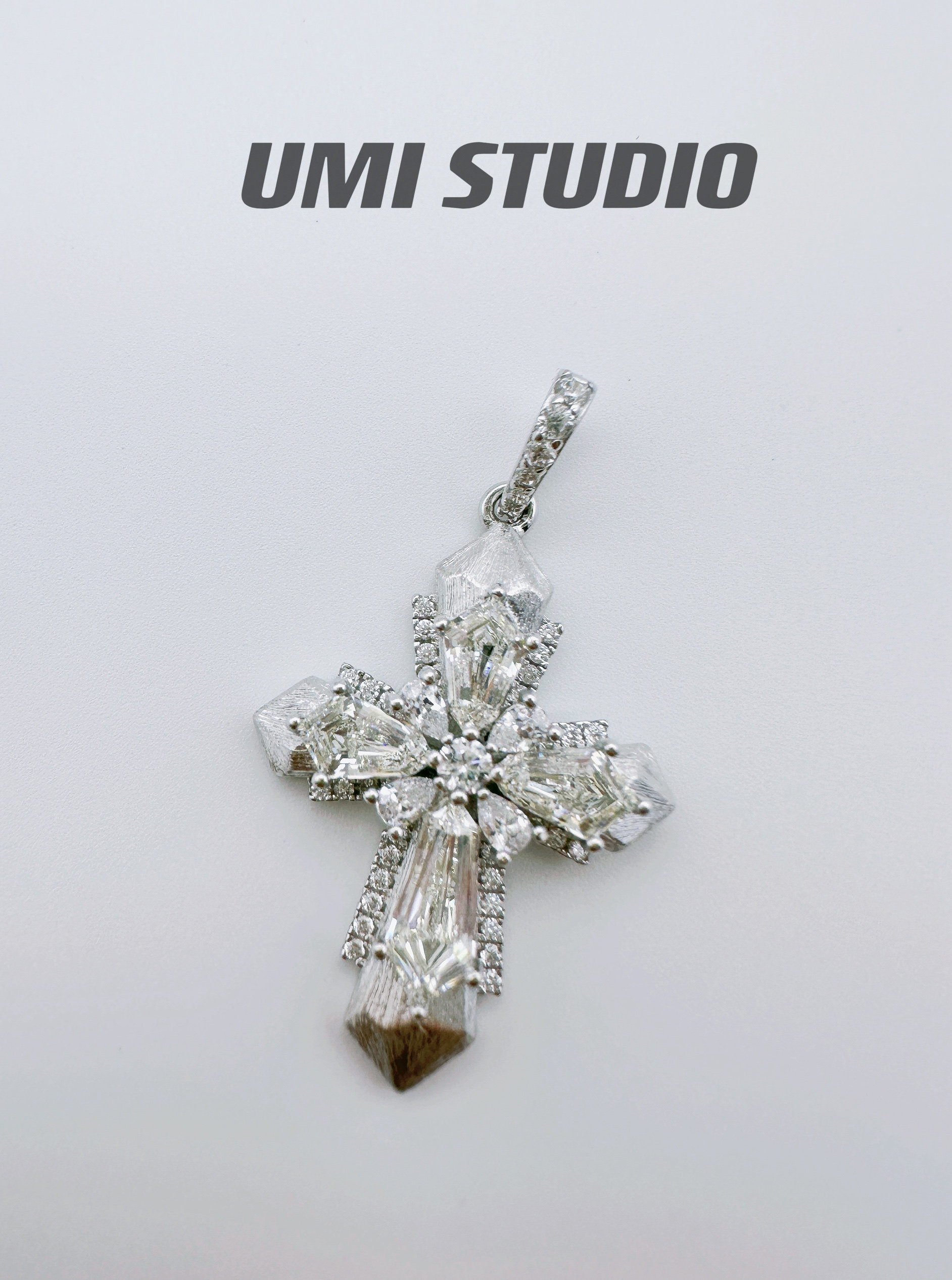 UMI家·轻珠宝/S925银镀金·白金色意大利手工拉丝十字架吊坠高级,饰品/流行首饰/时尚饰品新,银饰吊坠,淘宝优惠券,粉丝福利购,淘宝优惠卷