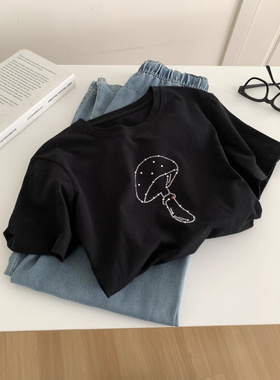 韩版减龄蘑菇贴片圆领黑色短袖女弹力百搭显瘦正肩短袖上衣2025夏