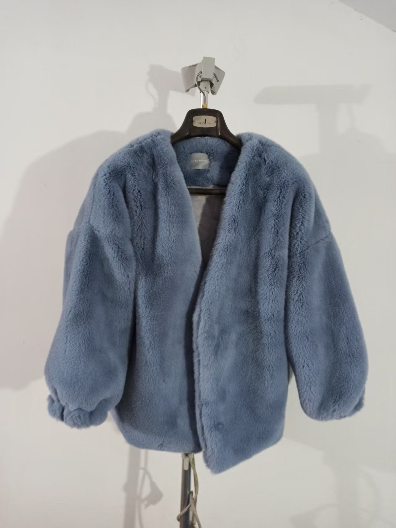 韩国东大门进口ra ra bradge时尚V领长袖毛绒外套,女装/女士精品,短外套,淘宝优惠券,粉丝福利购,淘宝优惠卷