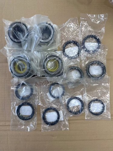 斯巴鲁森林人傲虎BRZ力狮翼豹驰鹏XV半轴差速器曲轴凸轮轴油封