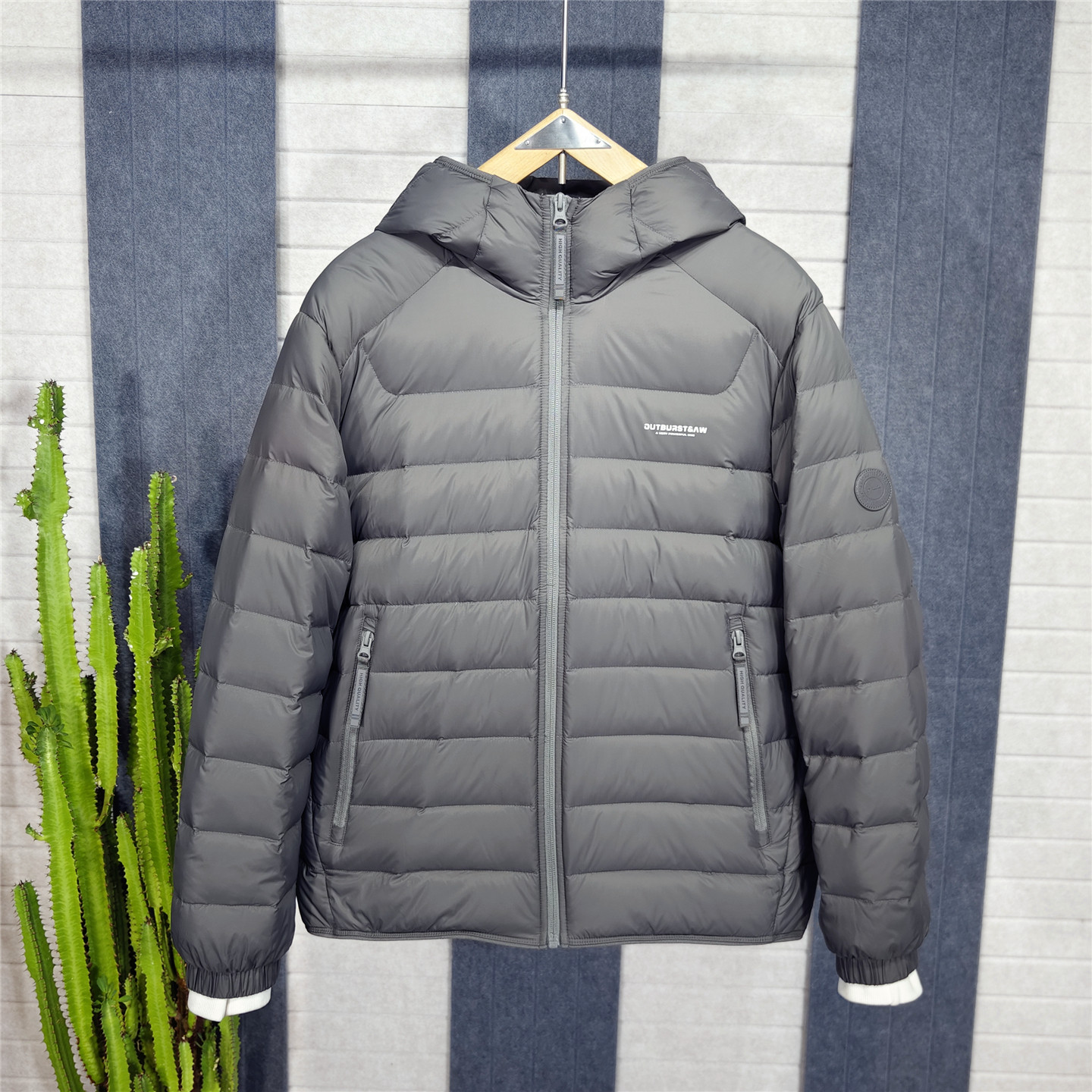 2025冬季新款轻薄连帽羽绒服男韩版保暖轻便百搭休闲90鸭绒外套潮