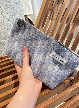 2025新款简约便携式大容量高级感化妆包女旅行化妆品收纳包手拿包