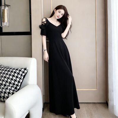 法式露肩飞袖黑色长裙收腰遮肉大摆裙通勤职场日常温柔风连衣裙女