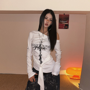 DoubleD朋克风链条十字架印花斜肩长袖 辣妹上衣 T恤女绑带设计修身
