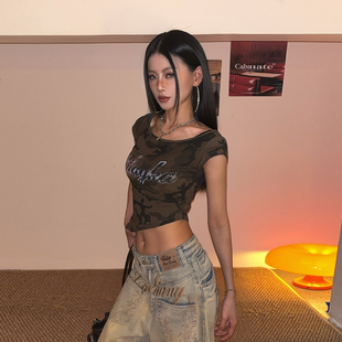 DoubleD美式 T恤女夏一字肩露肩露脐不规则上衣 辣妹街头风迷彩短袖