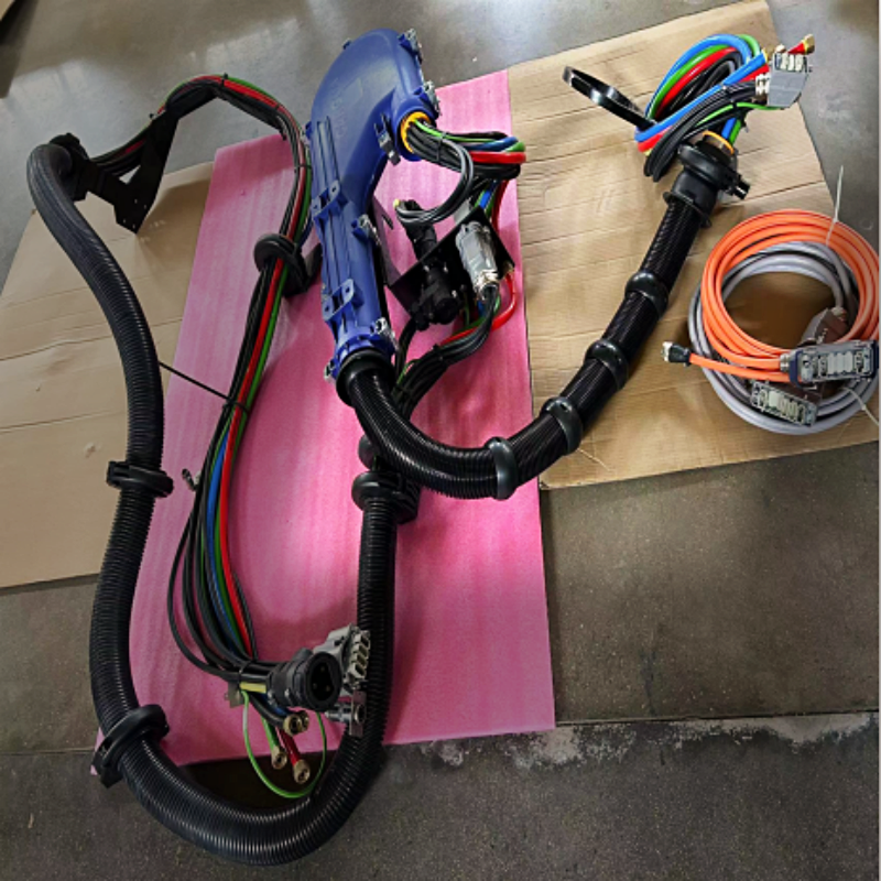 ABB点焊机器人IRB6700点焊管线包原装全新ABB点焊机器人配件