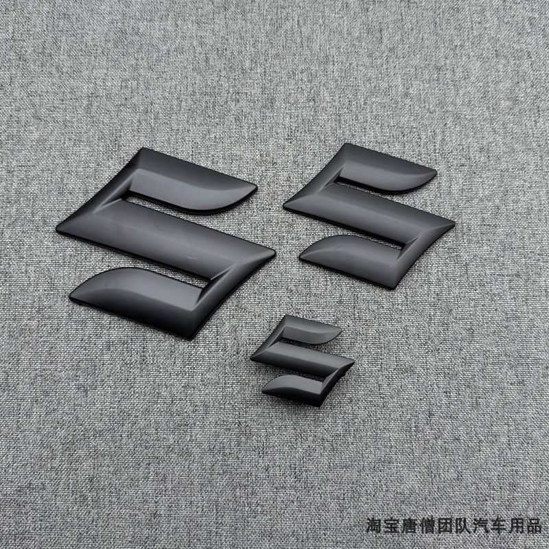 适用于铃木亚黑色车标雨燕天语奥拓启悦维特拉中网前后方向盘标志图片
