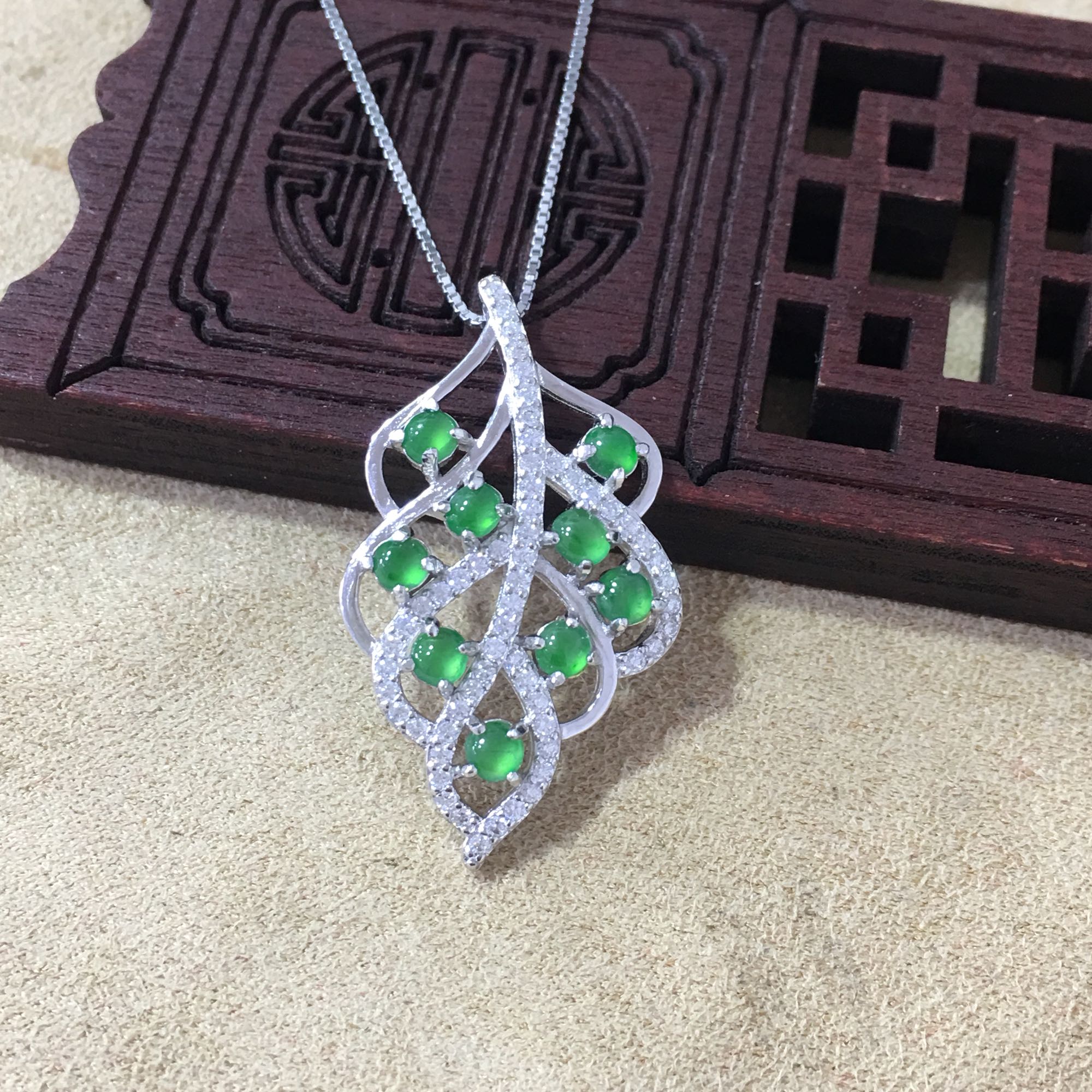 事业有成,冰阳绿翡翠蛋面,s925银镶嵌