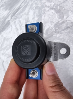 038047适配东风雷诺配件发动机摇臂24V缸内制动电磁阀D5010224339