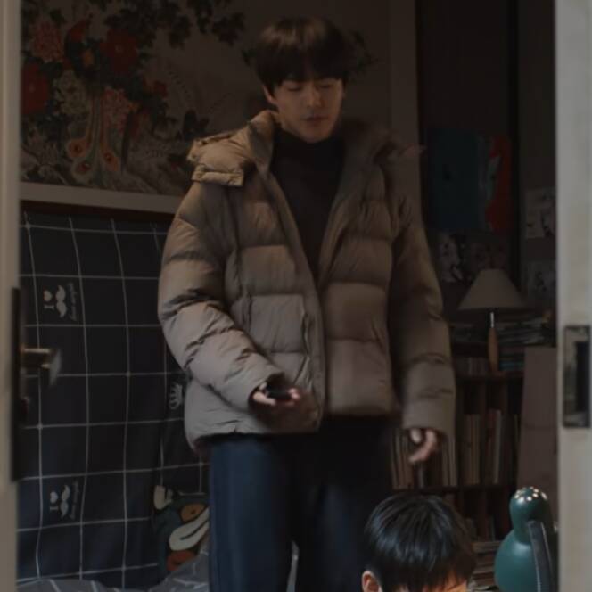 三人行马天宇赵左右同款羽绒服