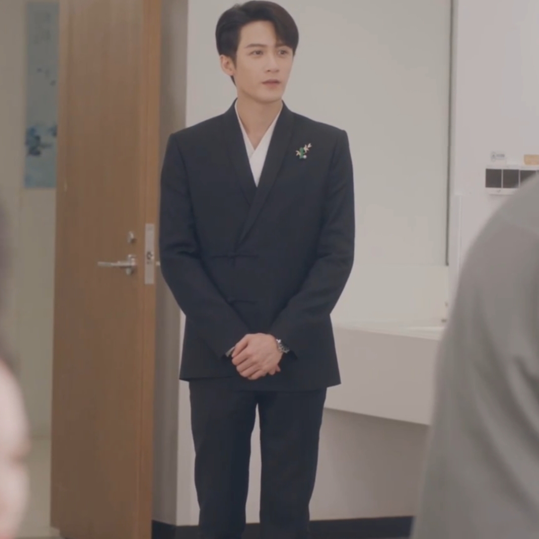 很想很想你檀健次莫青成同款西装