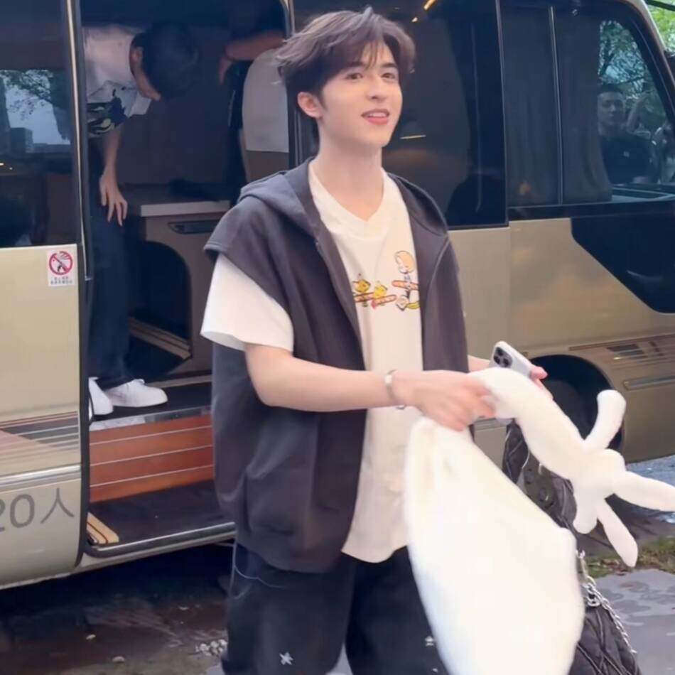 我们的宿舍尹浩宇同款马甲外套图片
