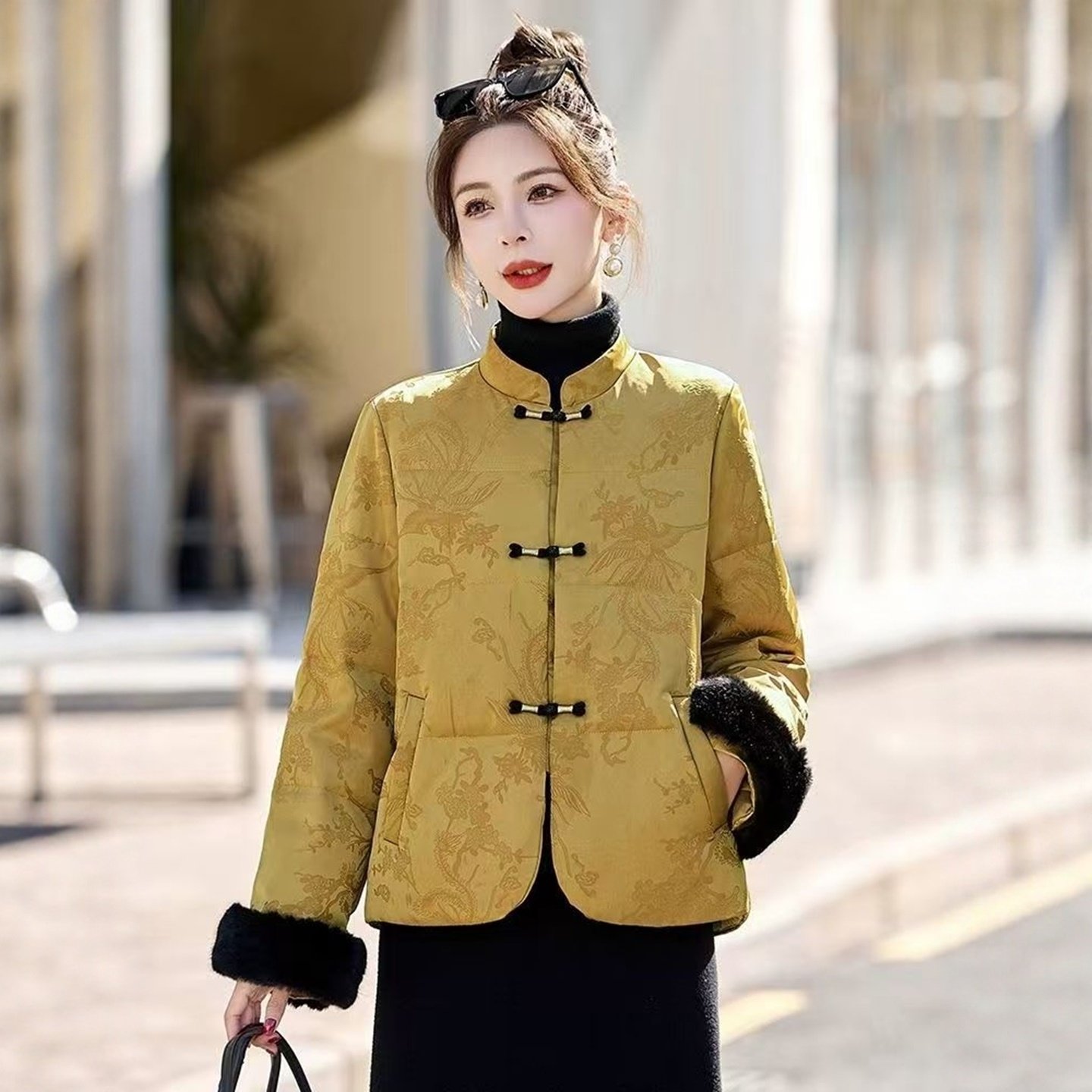 新中式立领白鸭绒羽绒服女士冬季高级感百搭提花盘扣宽松保暖外套