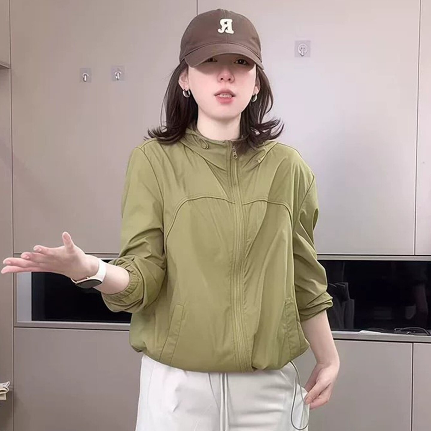 夏季女连帽透气显瘦减龄防晒衣服