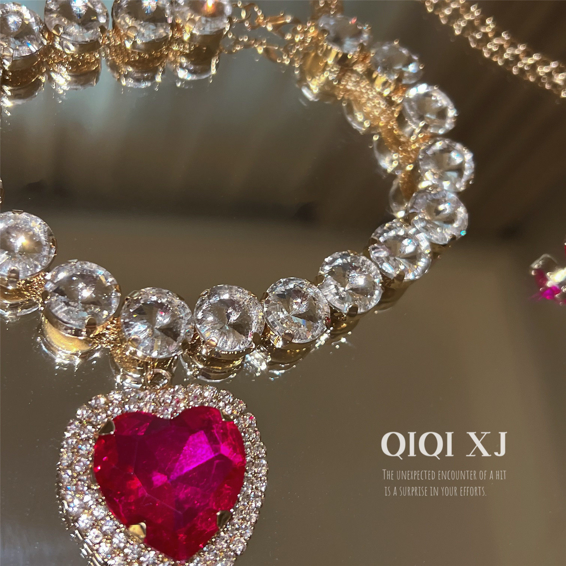 여성용 유럽 및 미국 귀걸이 및 목걸이 조합 세트 둥근 유리 다이아몬드 귀걸이 사랑 모양 펜던트 연회 액세서리