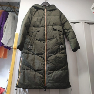 S码军绿色带帽刺绣羽绒服599