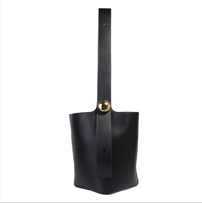 大号Pebble设计新款真皮水桶包单肩斜跨包BK-1051B午夜黑