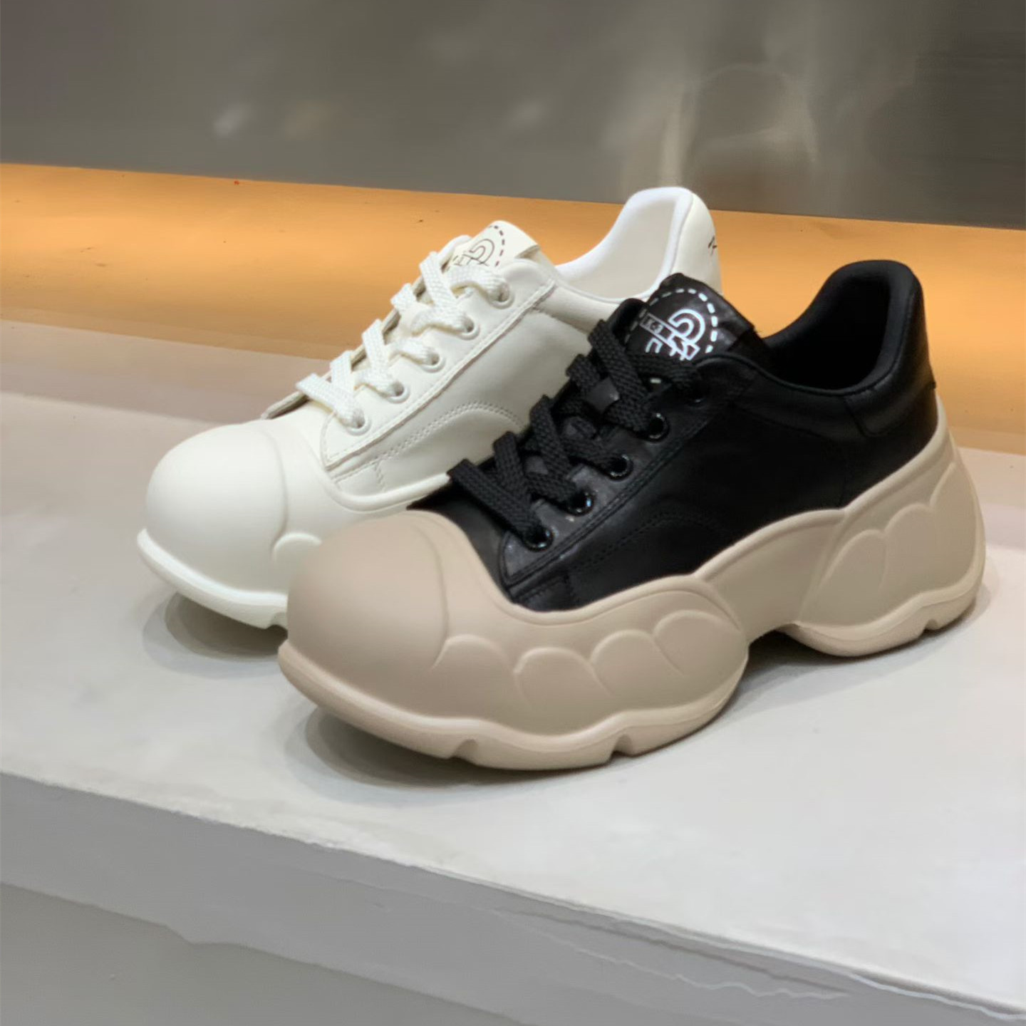 欧洲站2025秋季新款圆头厚底松糕鞋女拼色时尚休闲鞋真皮女鞋单鞋