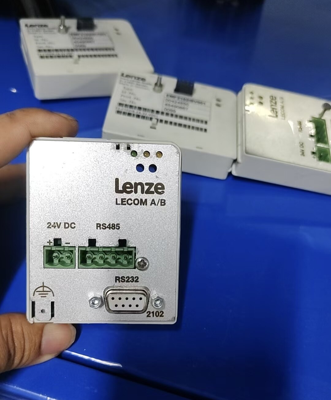 EMF2102IBV001、EMF2102IBCV001，Lenze伦茨LECOM A/B通讯模块