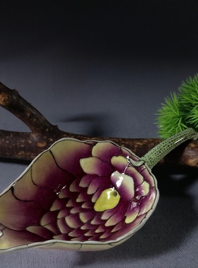 清光绪款手绘加彩莲花纹秋操杯