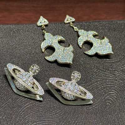 金色镶钻土星耳钉小众设计ins风格轻奢百搭星球耳环女满钻花纹